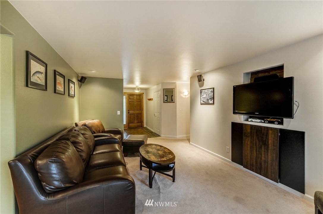 2426 172nd Place Southeast Bothell, WA 98012 - Photo 6 of 15 Gallery Image 6
