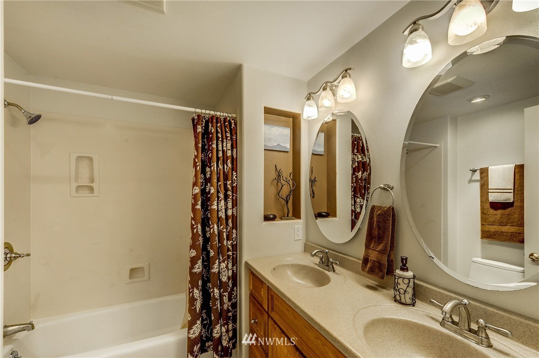2426 172nd Place Southeast Bothell, WA 98012 - Photo 10 of 15 Gallery Image 10