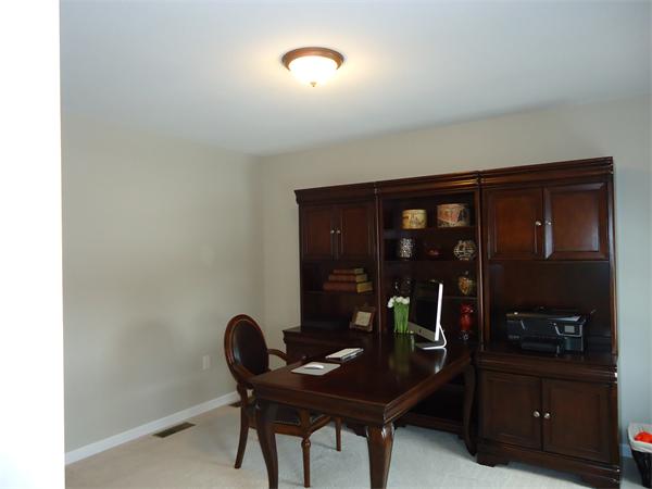 33 Howard Street West Springfield, MA 01089 - Photo 8 of 15 Gallery Image 8