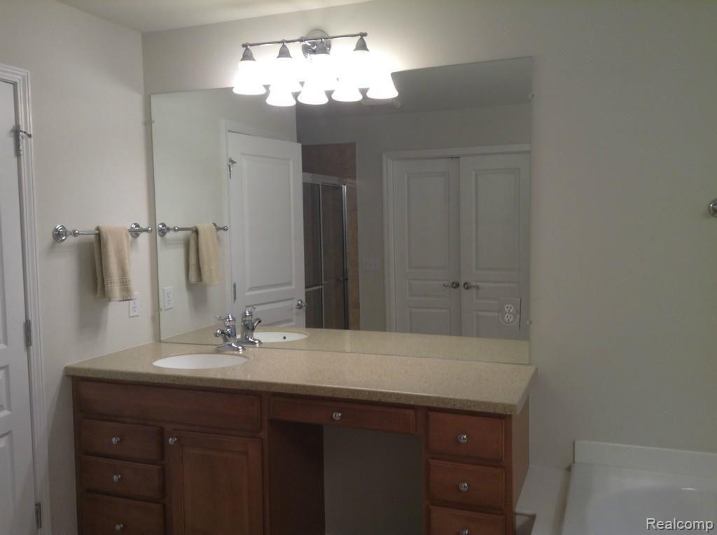 49973 Gracechurch Road Macomb, MI 48044 - Photo 14 of 18 image2.jpg