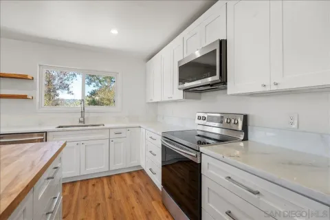 $1,095,000 | 3548 Laurashawn Lane, Escondido, CA 92026