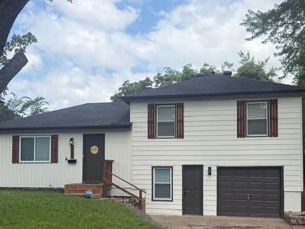 $220,000 | 8611 Lane Avenue, Kansas City, MO 64138