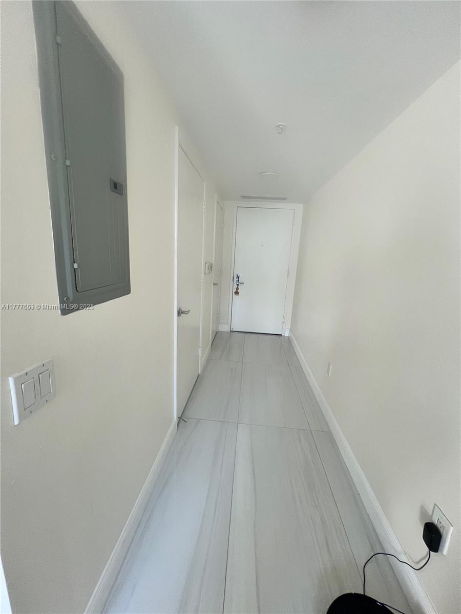 41 Southeast 5th Street, Unit 2206 Miami, FL 33131 - Photo 31 of 57