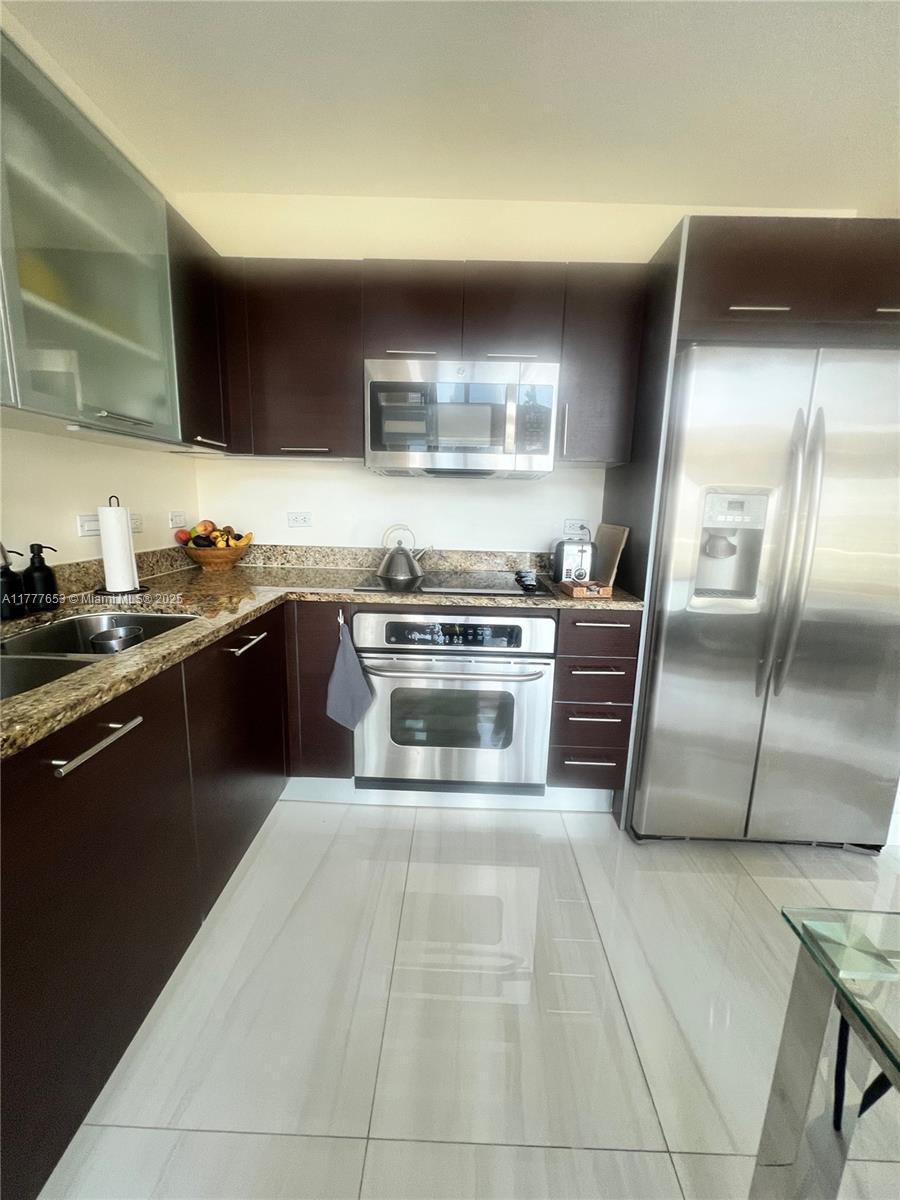 41 Southeast 5th Street, Unit 2206 Miami, FL 33131 - Photo 40 of 57