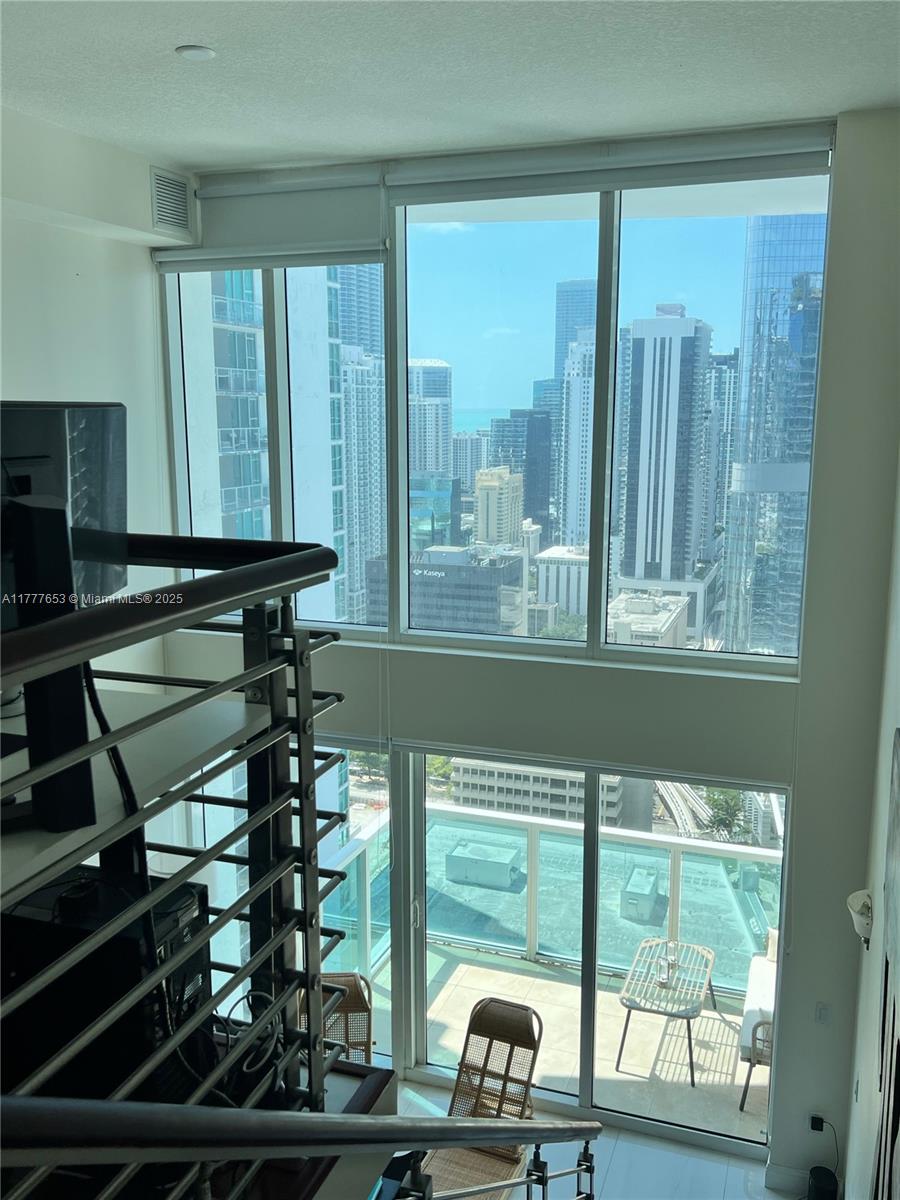41 Southeast 5th Street, Unit 2206 Miami, FL 33131 - Photo 46 of 57 Spectacular view