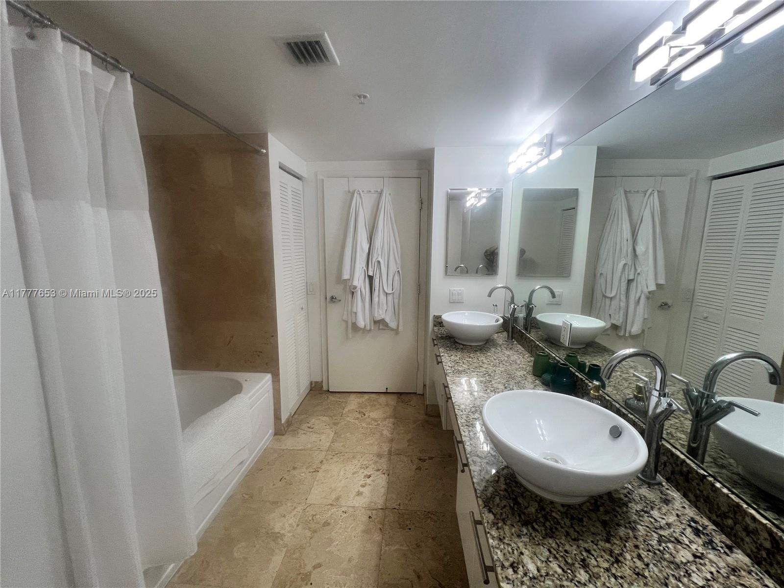 41 Southeast 5th Street, Unit 2206 Miami, FL 33131 - Photo 56 of 57 Master Bathroom