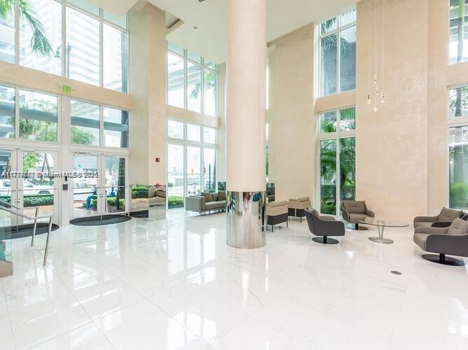 41 Southeast 5th Street, Unit 2206 Miami, FL 33131 - Photo 7 of 57