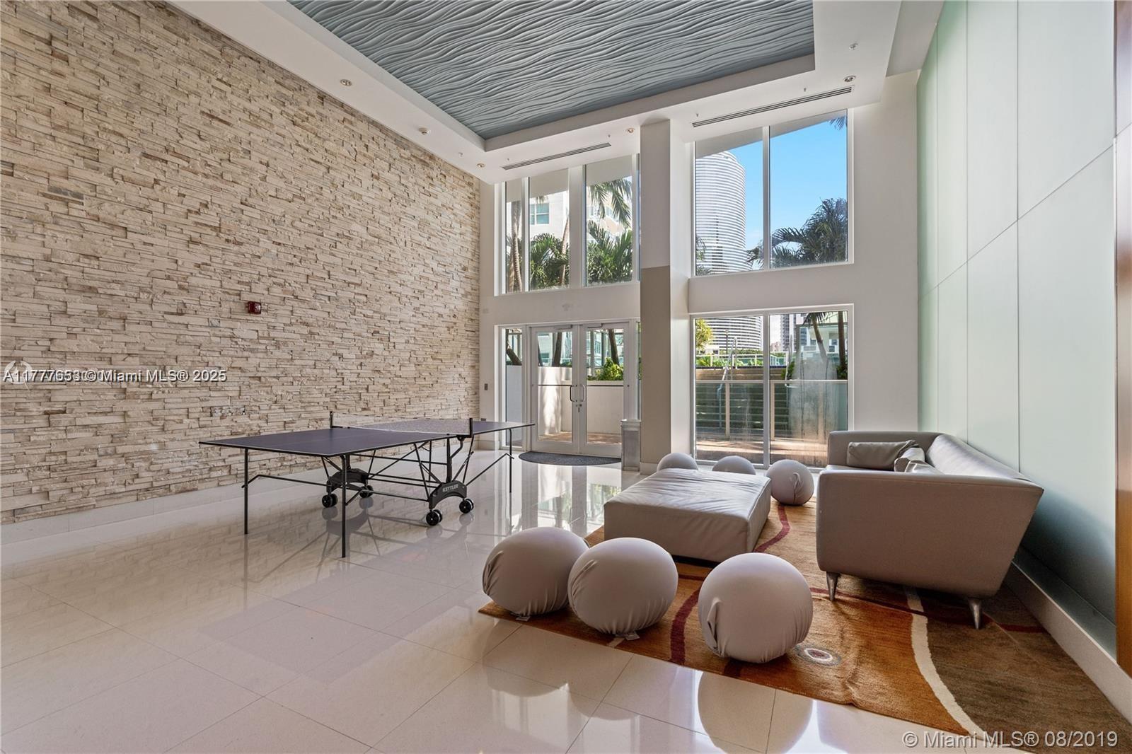 41 Southeast 5th Street, Unit 2206 Miami, FL 33131 - Photo 9 of 57