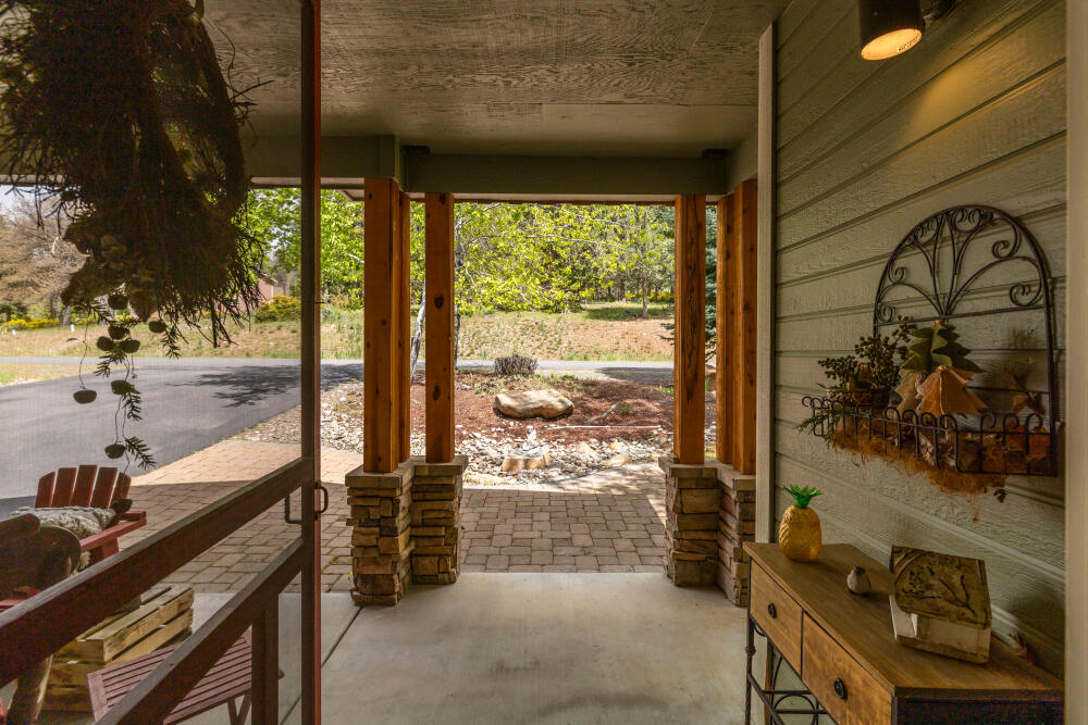 10704 Kestrel Road Klamath Falls, OR 97601 - Photo 7 of 57 Gallery Image 7