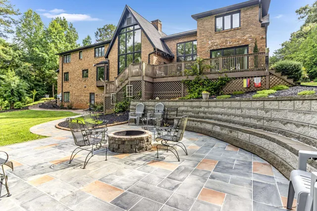 $1,286,000 | 106 Riverbank Court, Moore, SC 29369