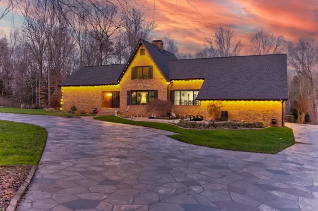 $1,286,000 | 106 Riverbank Court, Moore, SC 29369