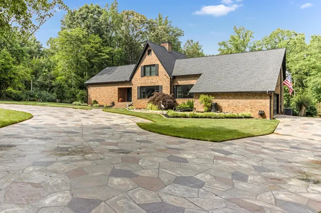 $1,286,000 | 106 Riverbank Court, Moore, SC 29369