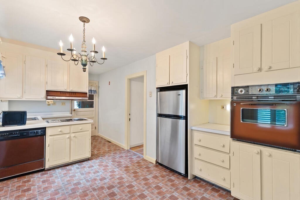 162 Gregory Island Road Hamilton, MA 01982 - Photo 10 of 26 Gallery Image 10