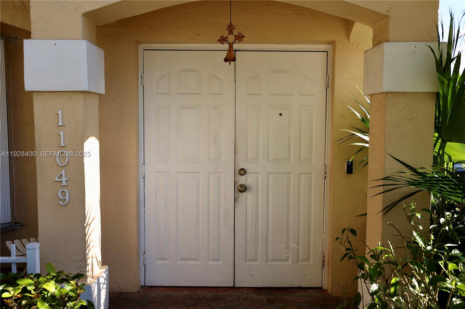 11049 Southwest 152nd Court Miami, FL 33196 - Photo 4 of 57