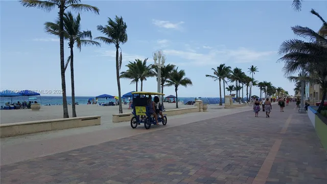 $2,800 | 2822 Monroe Street, Hollywood, FL 33020