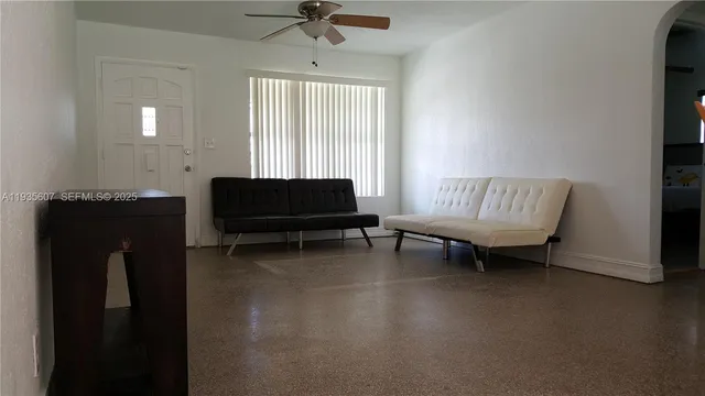 $2,800 | 2822 Monroe Street, Hollywood, FL 33020