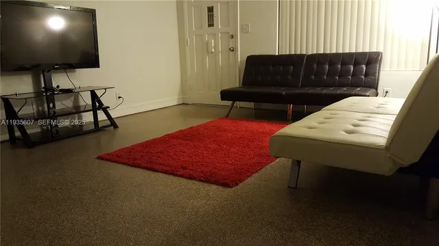 $2,800 | 2822 Monroe Street, Hollywood, FL 33020