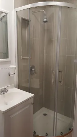 $2,800 | 2822 Monroe Street, Hollywood, FL 33020