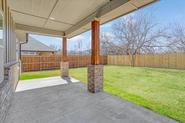 $328,900 | 504 Courtney Drive, Sherman, TX 75092