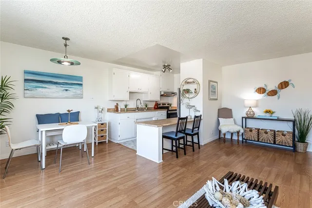 $325,000 | 250 Linden Avenue, Unit 25, Long Beach, CA 90802