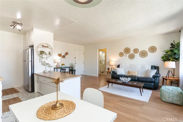 $325,000 | 250 Linden Avenue, Unit 25, Long Beach, CA 90802