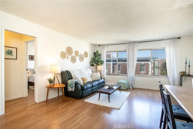 $325,000 | 250 Linden Avenue, Unit 25, Long Beach, CA 90802