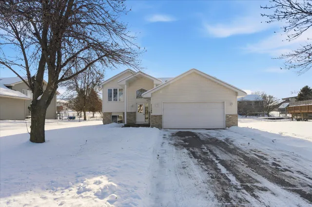 $375,000 | 11086 196th Lane Northwest, Elk River, MN 55330