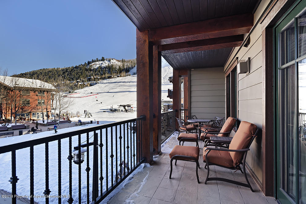 39 Boomerang Road, Unit 8216 SUMMER INTEREST 8 Aspen, CO 81611 - Photo 5 of 27 RitzCarltonUnit8209_WEB009