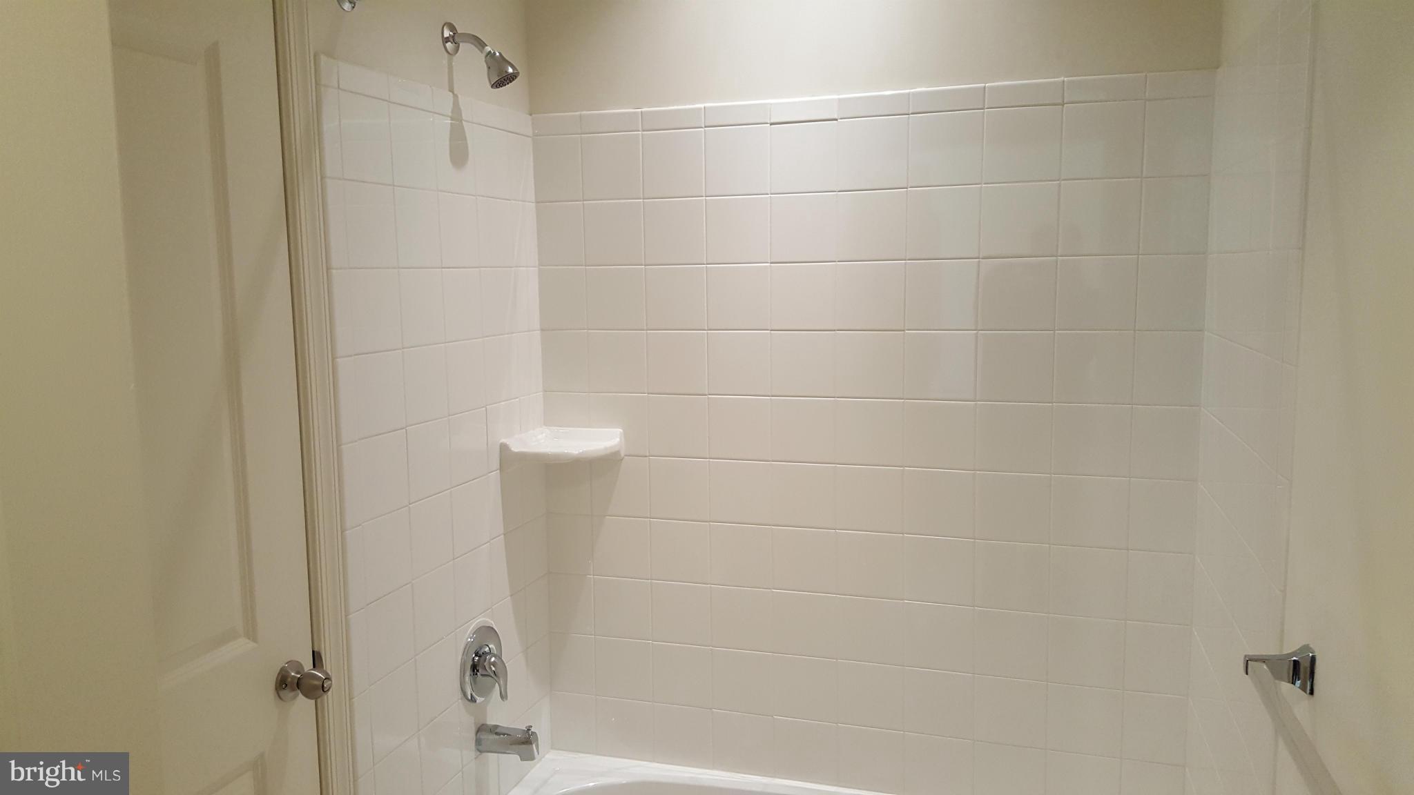 2043 Spring Run Circle Frederick, MD 21702 - Photo 5 of 18 Main Level Full Bath