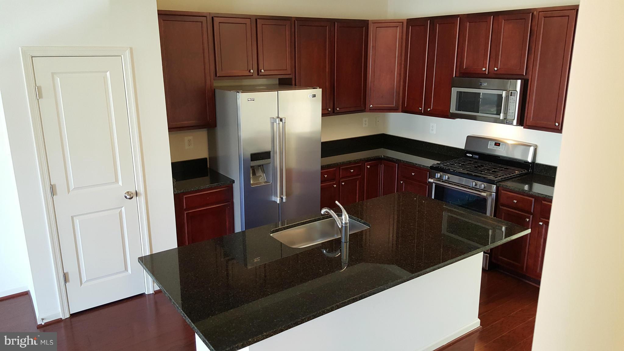 2043 Spring Run Circle Frederick, MD 21702 - Photo 8 of 18 Kitchen