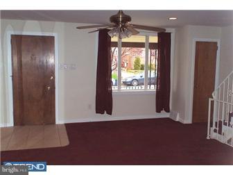 114 Rhodes Avenue Collingdale, PA 19023 - Photo 2 of 11 Living Room