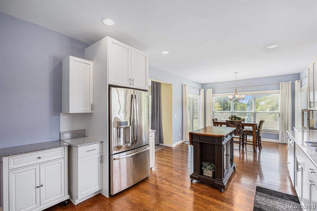 8269 Meadow Ridge Clarkston, MI 48348 - Photo 11 of 35 Gallery Image 11