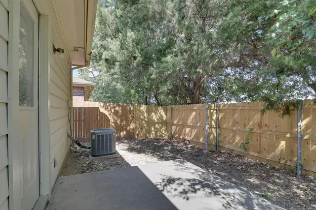 $1,600 | 1408 Melanie Trail, Midlothian, TX 76065