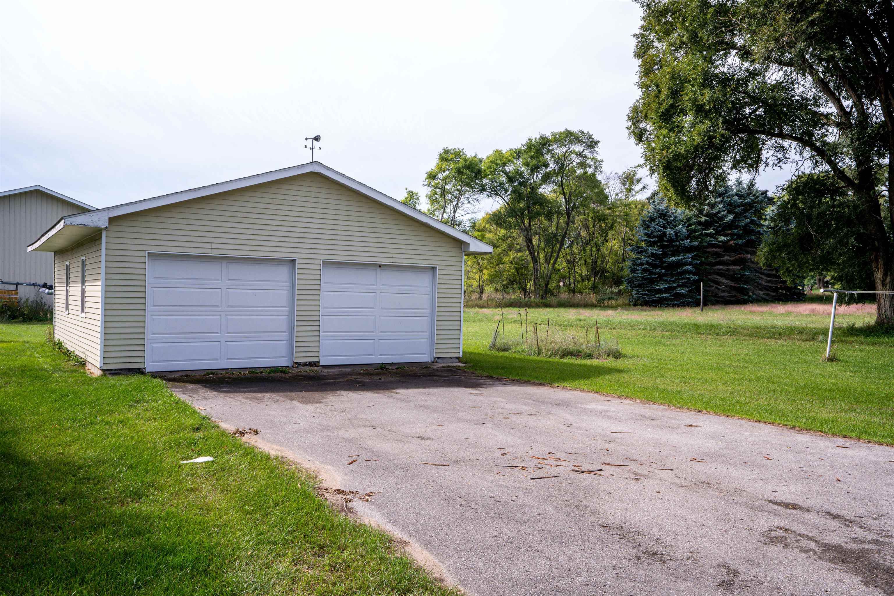 1002 South Herman Road Suttons Bay, MI 49682 - Photo 23 of 28 1905124-22.JPG