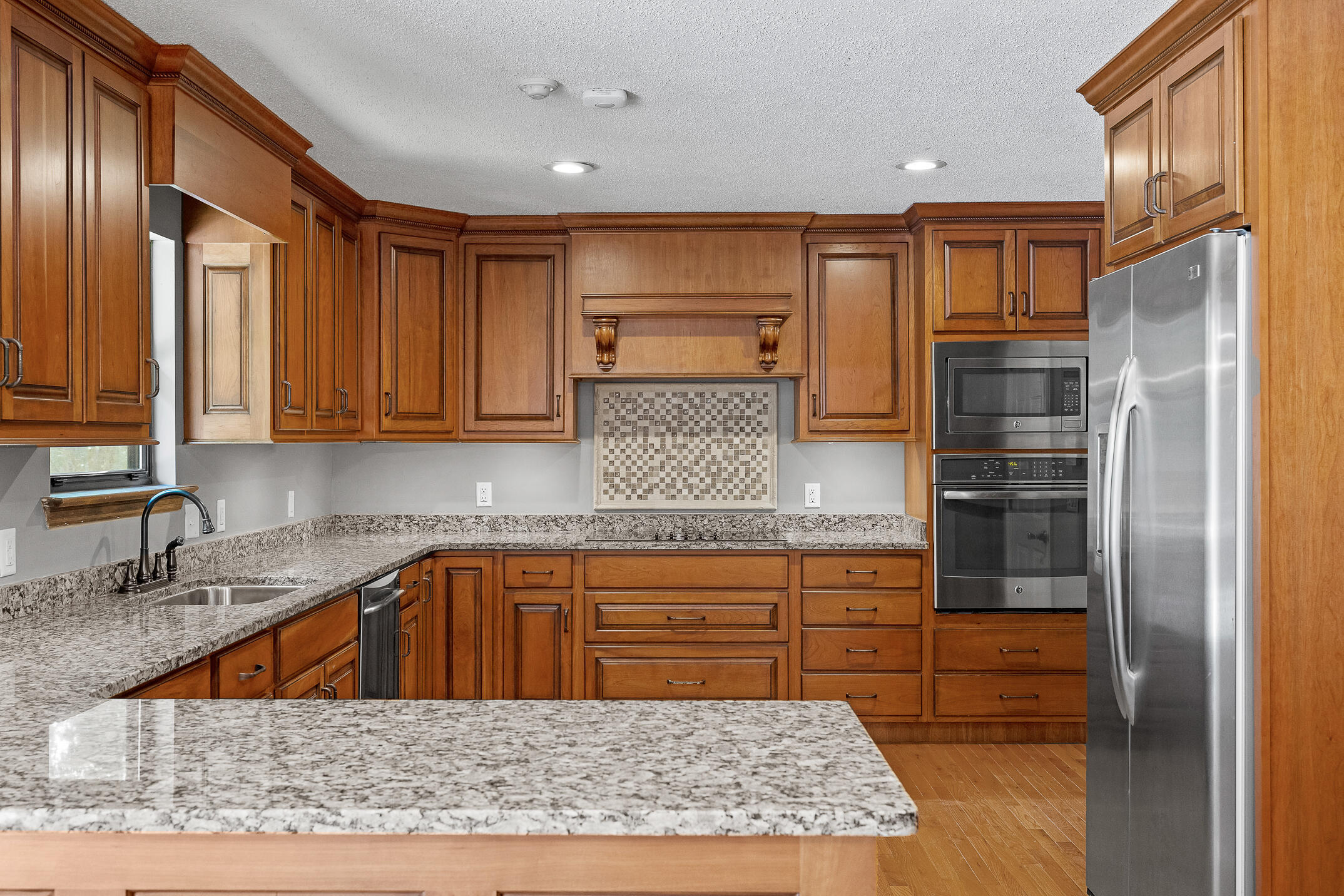 2040 Rock Bluff Road Hixson, TN 37343 - Photo 5 of 33 Kitchen