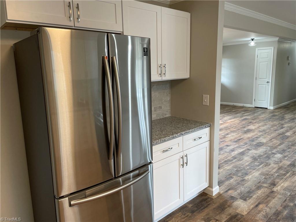 1709 Bloomtown Road East Bend, NC 27018 - Photo 4 of 30 All stainless appliances including refrig