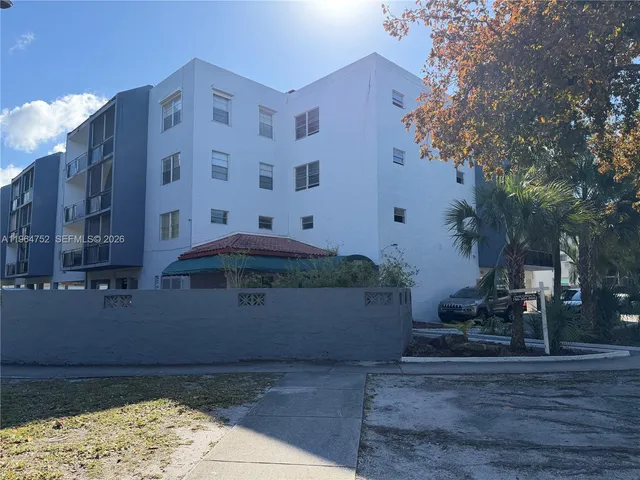 $1,700 | 13685 Northeast 10th Avenue, Unit 304, North Miami, FL 33161