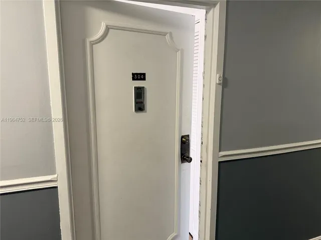 $1,700 | 13685 Northeast 10th Avenue, Unit 304, North Miami, FL 33161