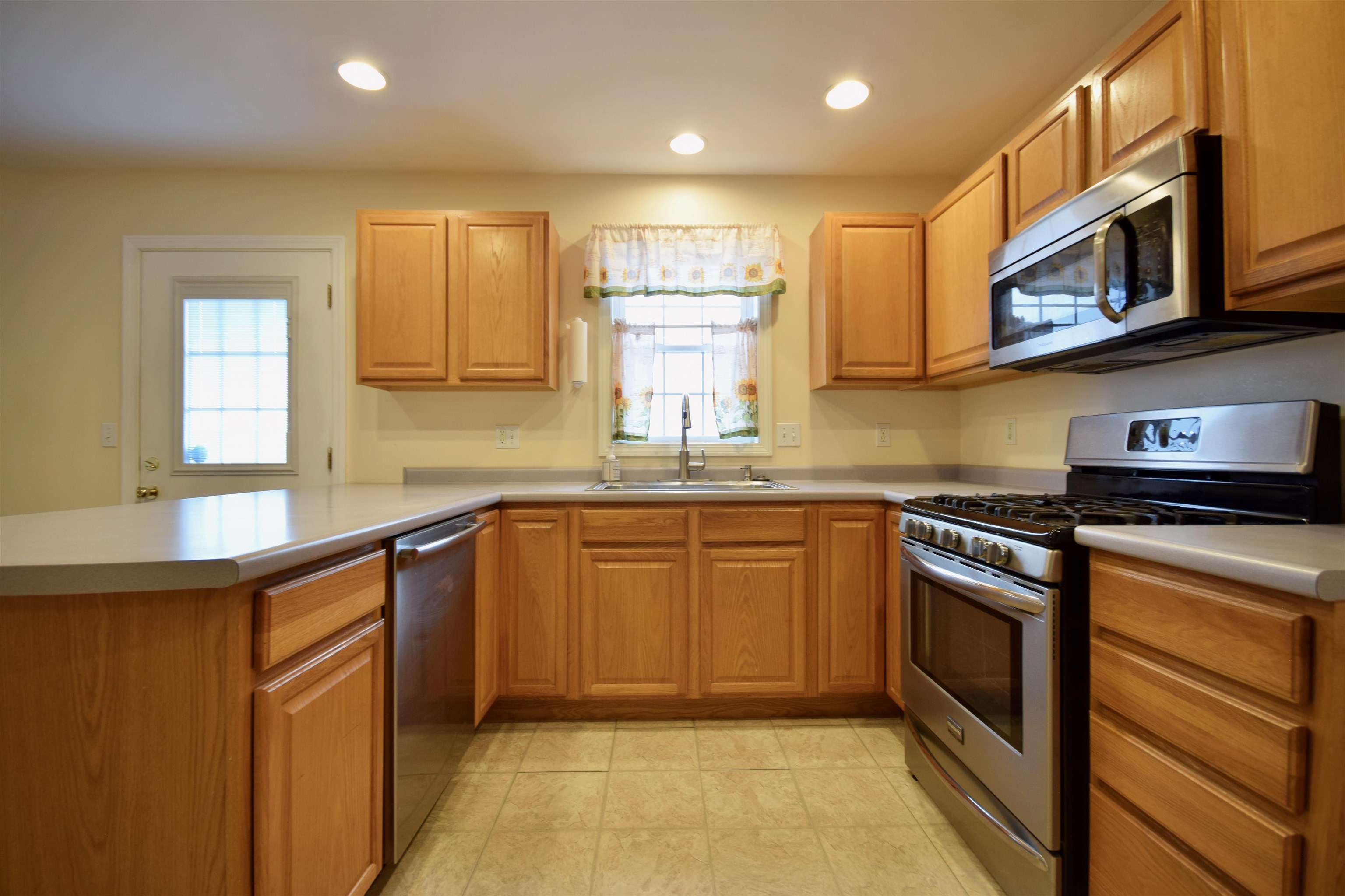 11 Steeplechase Lane Milton, VT 05468 - Photo 3 of 32