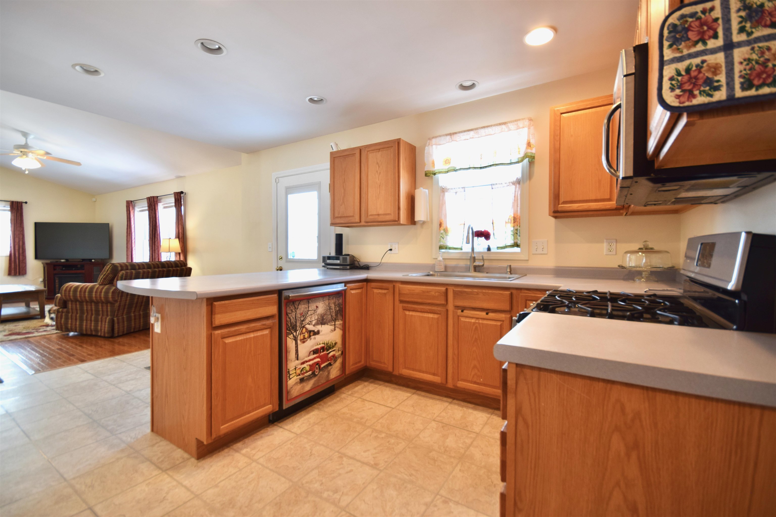 11 Steeplechase Lane Milton, VT 05468 - Photo 5 of 32