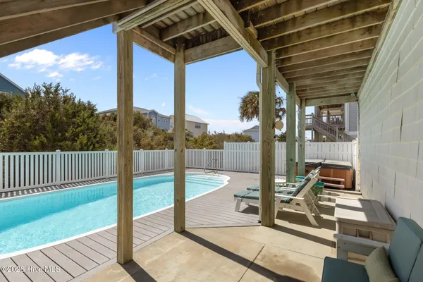 $1,750,000 | 2009 Emerald Drive, Emerald Isle, NC 28594