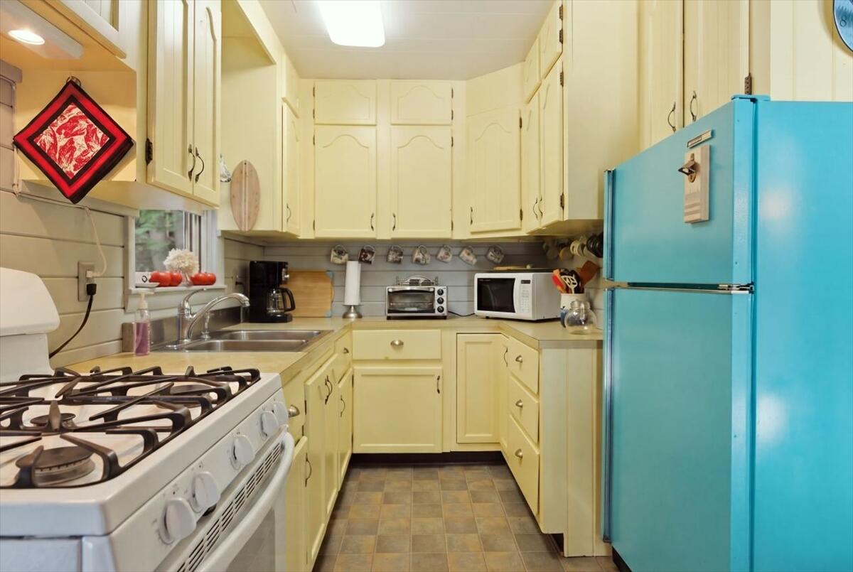 81 Fire Rd P-7 Winthrop, ME 04364 - Photo 17 of 105 062-02_Kitchen 02