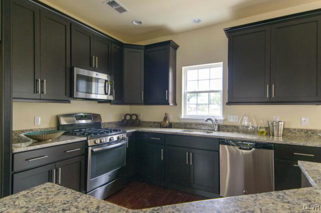 Hill Road, Unit 76 Whitehall, PA 18052 - Photo 8 of 15 Gallery Image 8