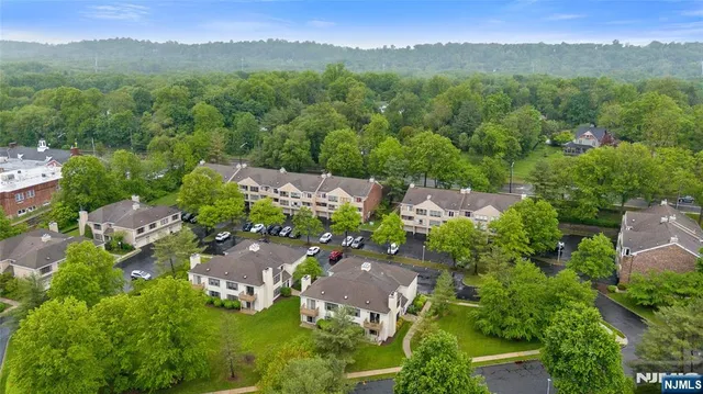 $449,000 | 19 Sunrise Drive, Gillette, NJ 07933