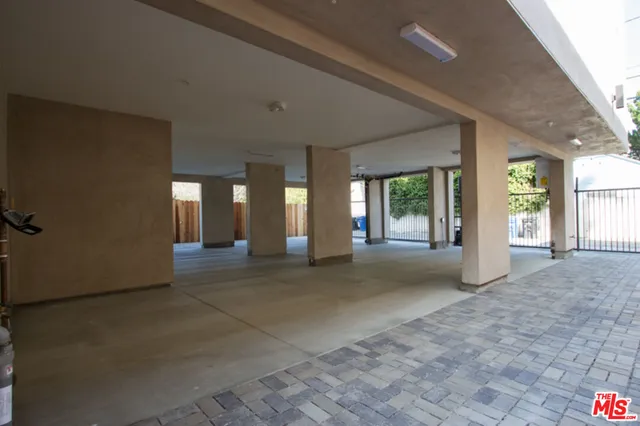 a view of a house with porch