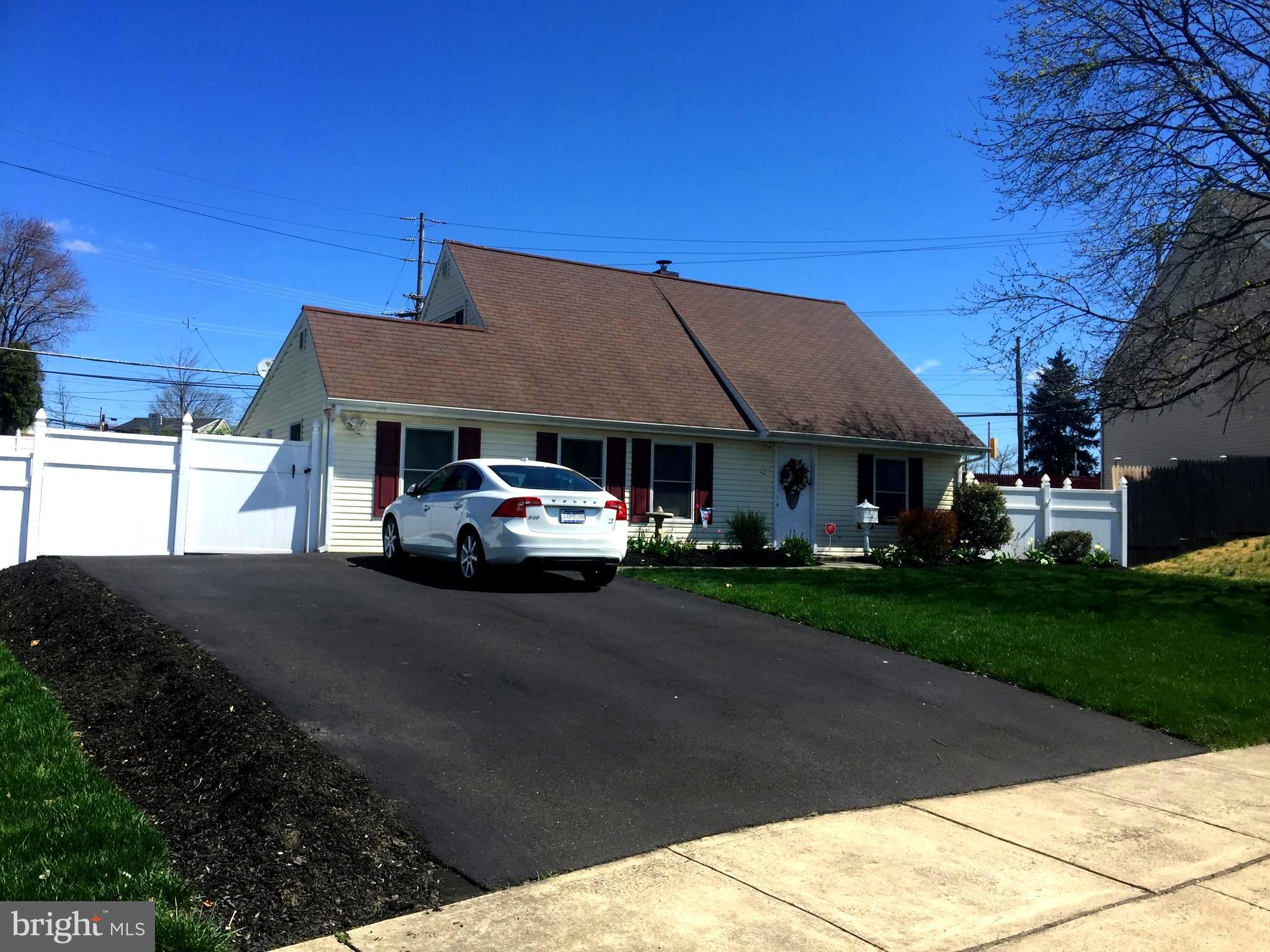 52 Jasmine Road Levittown, PA 19056 - Photo 1 of 24