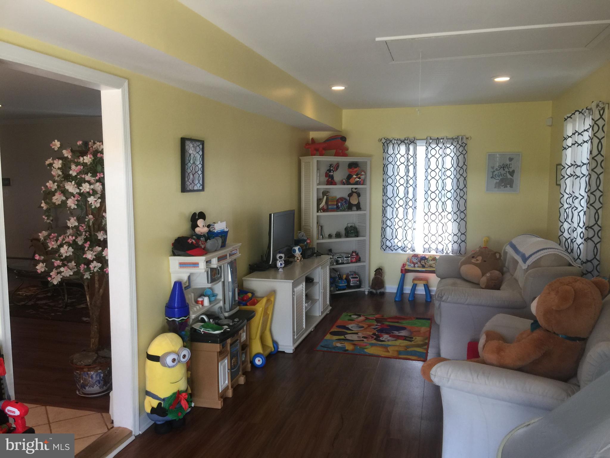 52 Jasmine Road Levittown, PA 19056 - Photo 17 of 24
