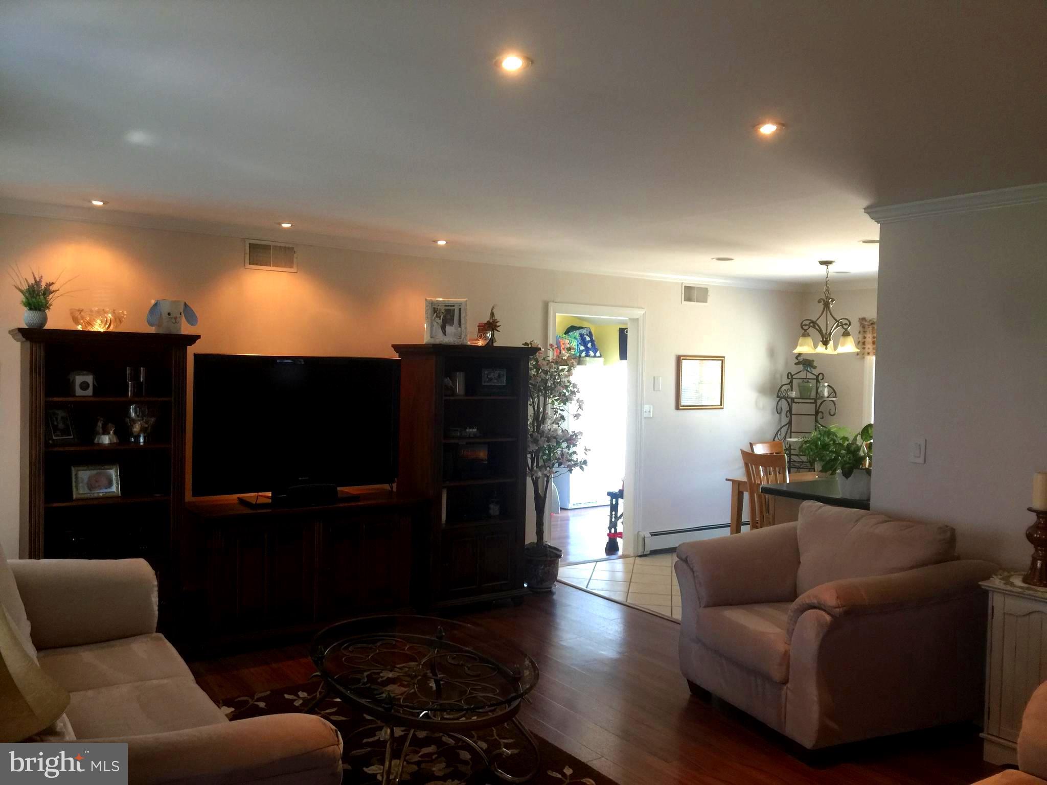 52 Jasmine Road Levittown, PA 19056 - Photo 3 of 24