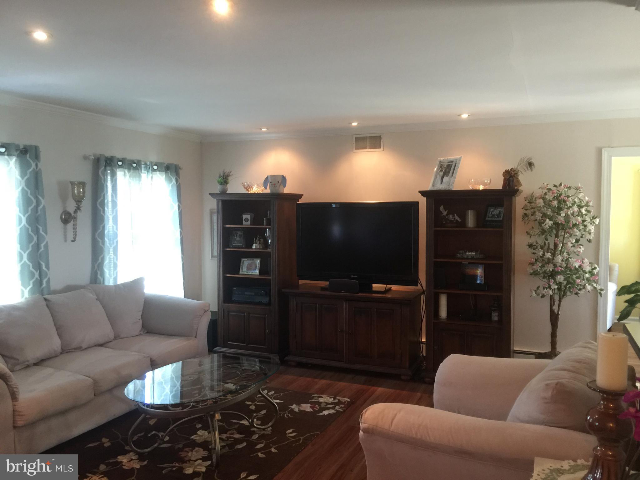 52 Jasmine Road Levittown, PA 19056 - Photo 5 of 24