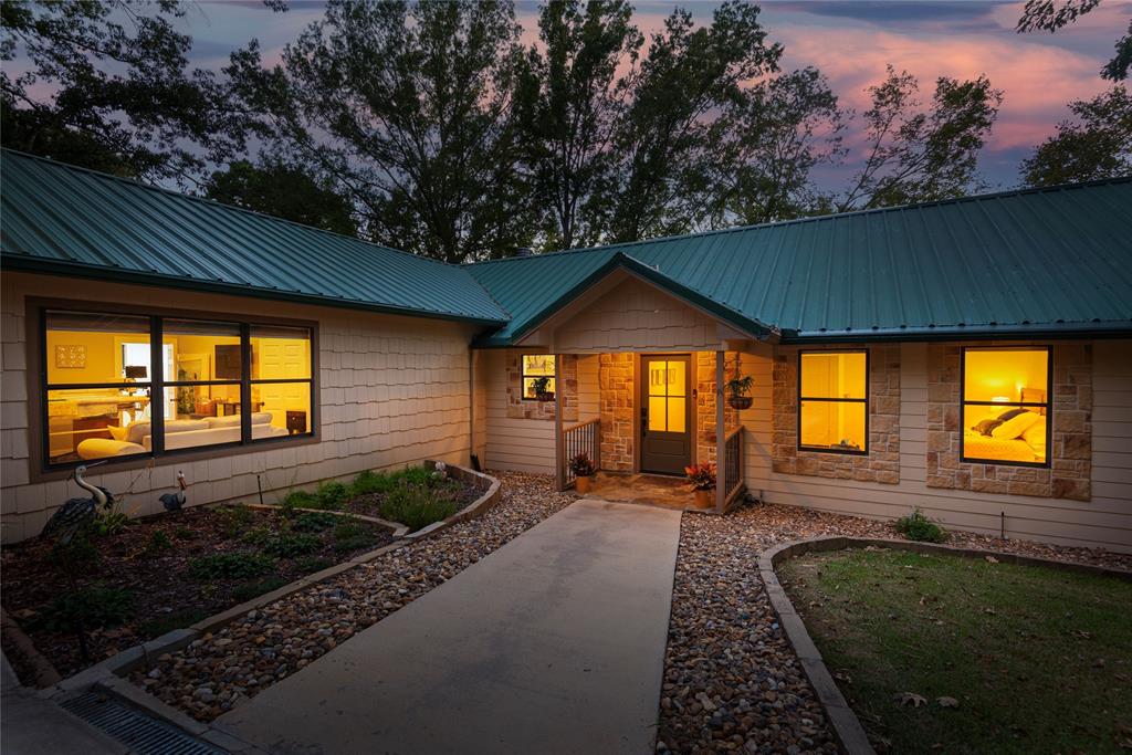 560 Private Road Edna, TX 77957 - Photo 10 of 40